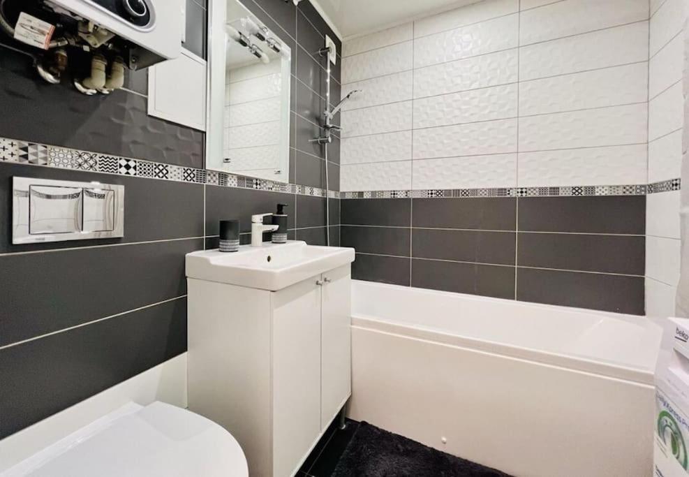 Comfort Apartment In Narva City Center Exteriör bild